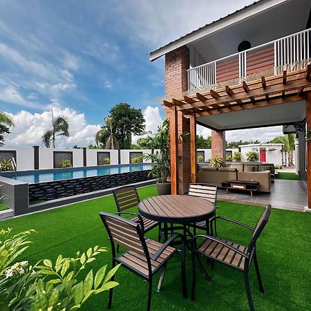 Destini Akef Villa 2 Pantai Cenang  Exterior photo