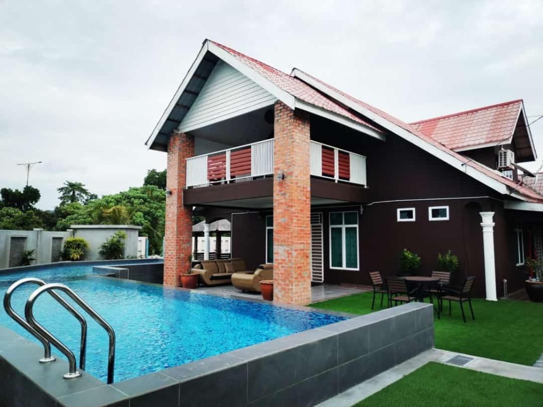 Destini Akef Villa 2 Pantai Cenang  Exterior photo